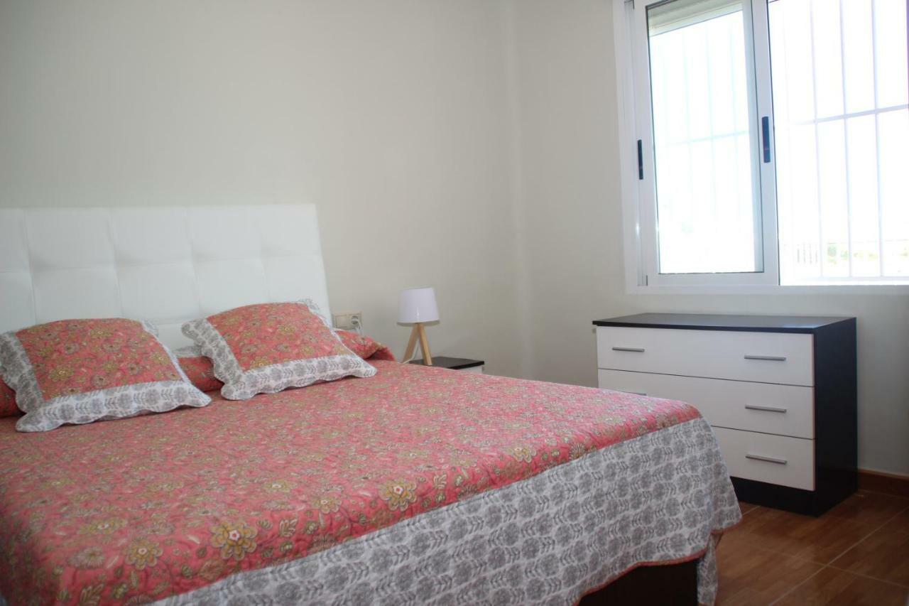 Bungalow Frente Al Mar Τορεβιέχα Εξωτερικό φωτογραφία